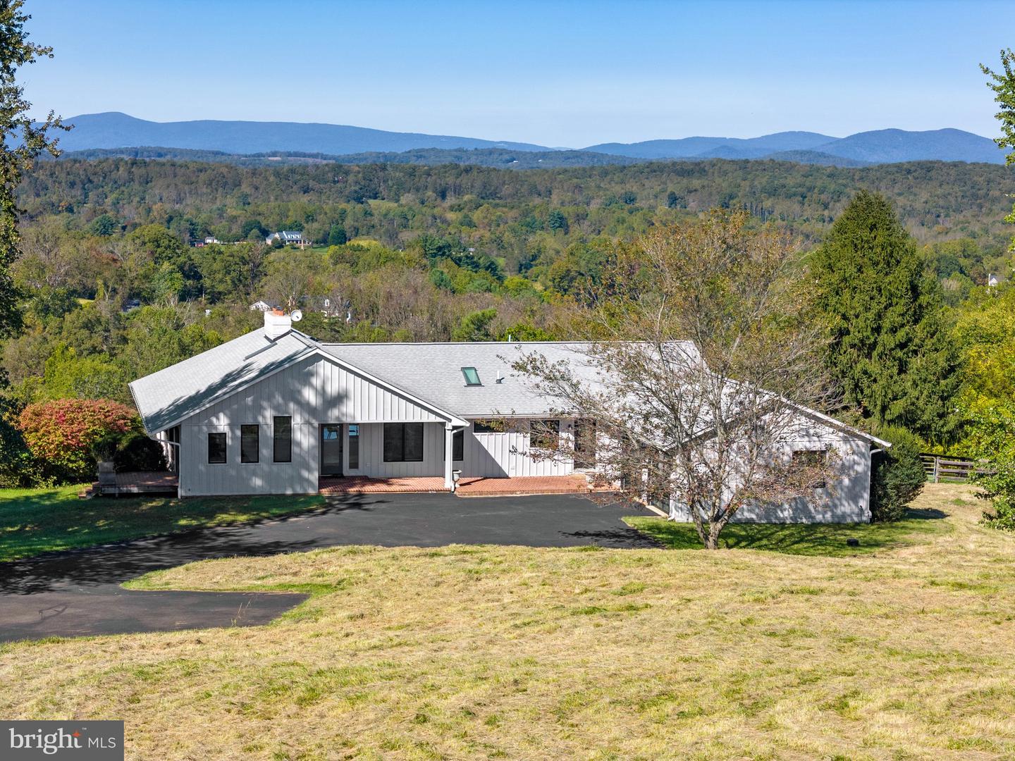 7076 BELLEVUE FARM RD, WARRENTON, Virginia 20186, 4 Bedrooms Bedrooms, ,4 BathroomsBathrooms,Residential,For sale,7076 BELLEVUE FARM RD,VAFQ2014240 MLS # VAFQ2014240