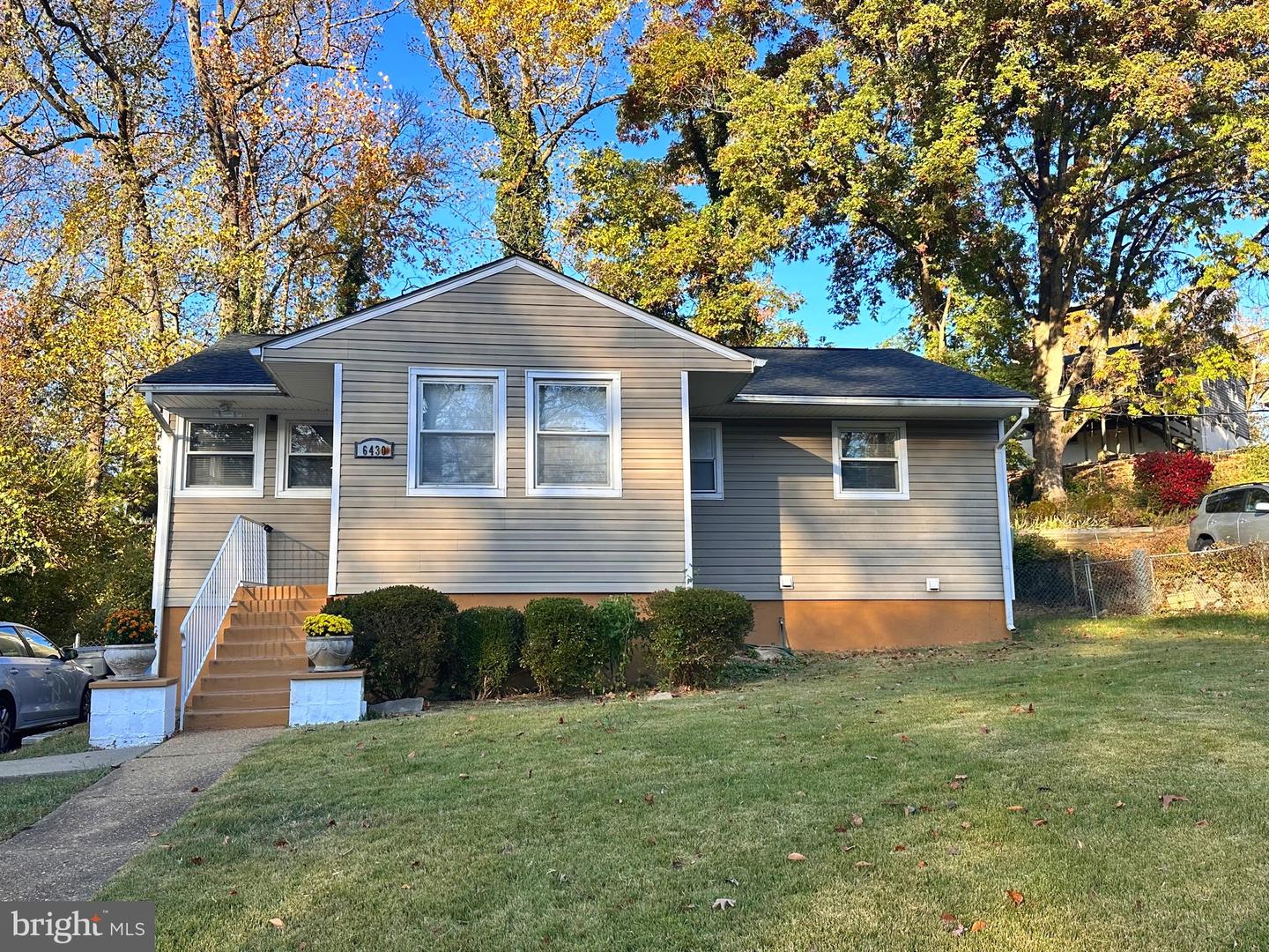 6430 MAPLEWOOD DR, FALLS CHURCH, Virginia 22041, 3 Bedrooms Bedrooms, ,2 BathroomsBathrooms,Residential,For sale,6430 MAPLEWOOD DR,VAFX2206422 MLS # VAFX2206422