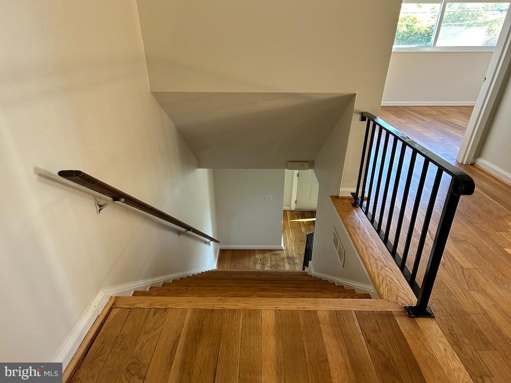 44 W TAYLOR RUN PKWY, ALEXANDRIA, Virginia 22314, 3 Bedrooms Bedrooms, ,1 BathroomBathrooms,Residential,For sale,44 W TAYLOR RUN PKWY,VAAX2039418 MLS # VAAX2039418