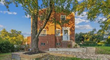 4300 DUKE ST, ALEXANDRIA, Virginia 22304, 2 Bedrooms Bedrooms, ,2 BathroomsBathrooms,Residential,For sale,4300 DUKE ST,VAAX2039510 MLS # VAAX2039510