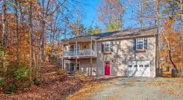 42 HATCHECHUBEE RD, PALMYRA, Virginia 22963, 4 Bedrooms Bedrooms, ,3 BathroomsBathrooms,Residential,For sale,42 HATCHECHUBEE RD,658614 MLS # 658614