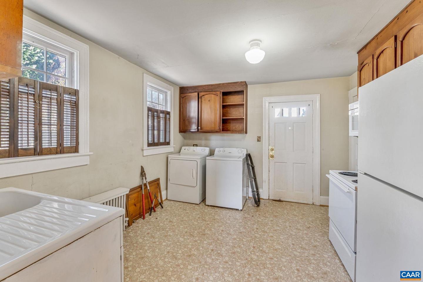 1435 E HIGH ST, CHARLOTTESVILLE, Virginia 22902, 2 Bedrooms Bedrooms, ,1 BathroomBathrooms,Residential,For sale,1435 E HIGH ST,658647 MLS # 658647