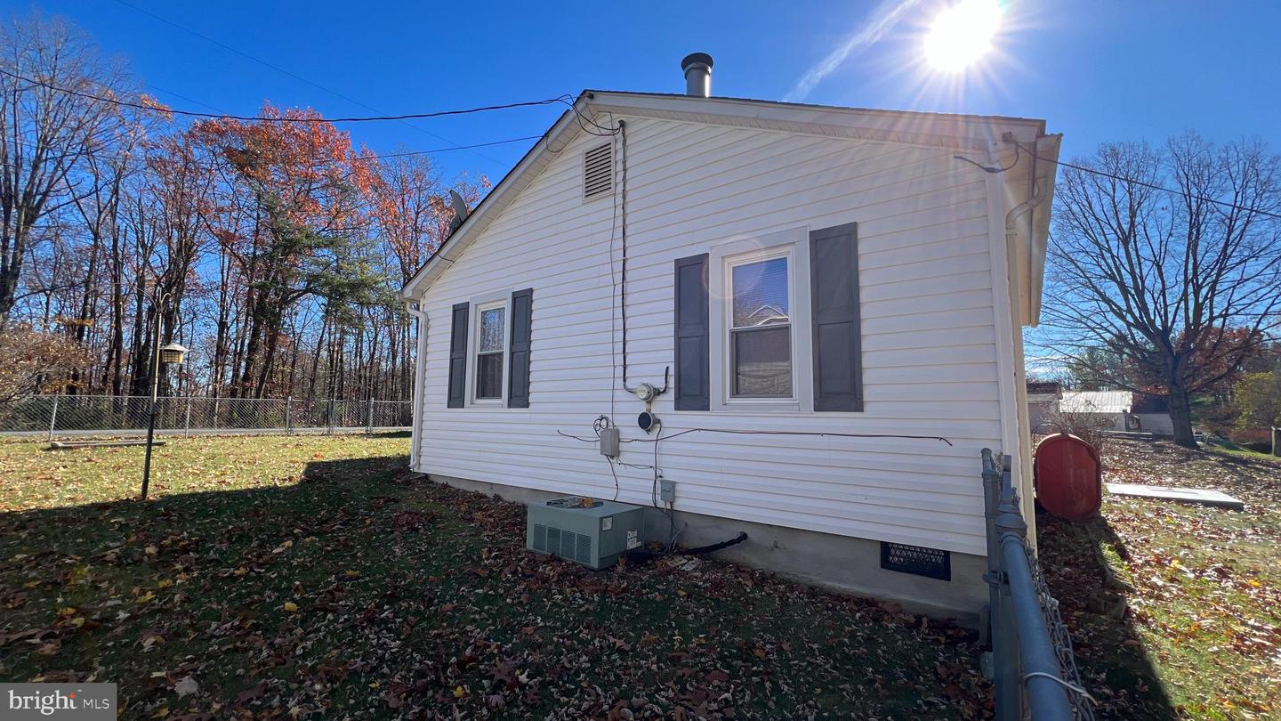 847 HUNTING RIDGE RD, WINCHESTER, Virginia 22603, 2 Bedrooms Bedrooms, ,1 BathroomBathrooms,Residential,For sale,847 HUNTING RIDGE RD,VAFV2022838 MLS # VAFV2022838