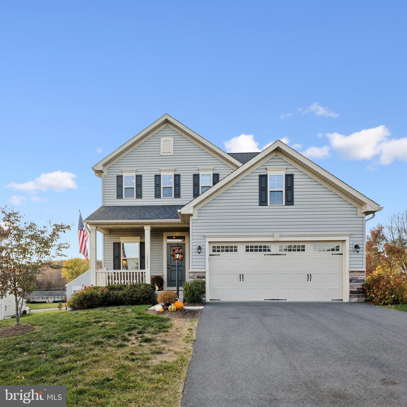 17239 OLD INGELSIDE DR, ROUND HILL, Virginia 20141, 5 Bedrooms Bedrooms, ,3 BathroomsBathrooms,Residential,For sale,17239 OLD INGELSIDE DR,VALO2083420 MLS # VALO2083420