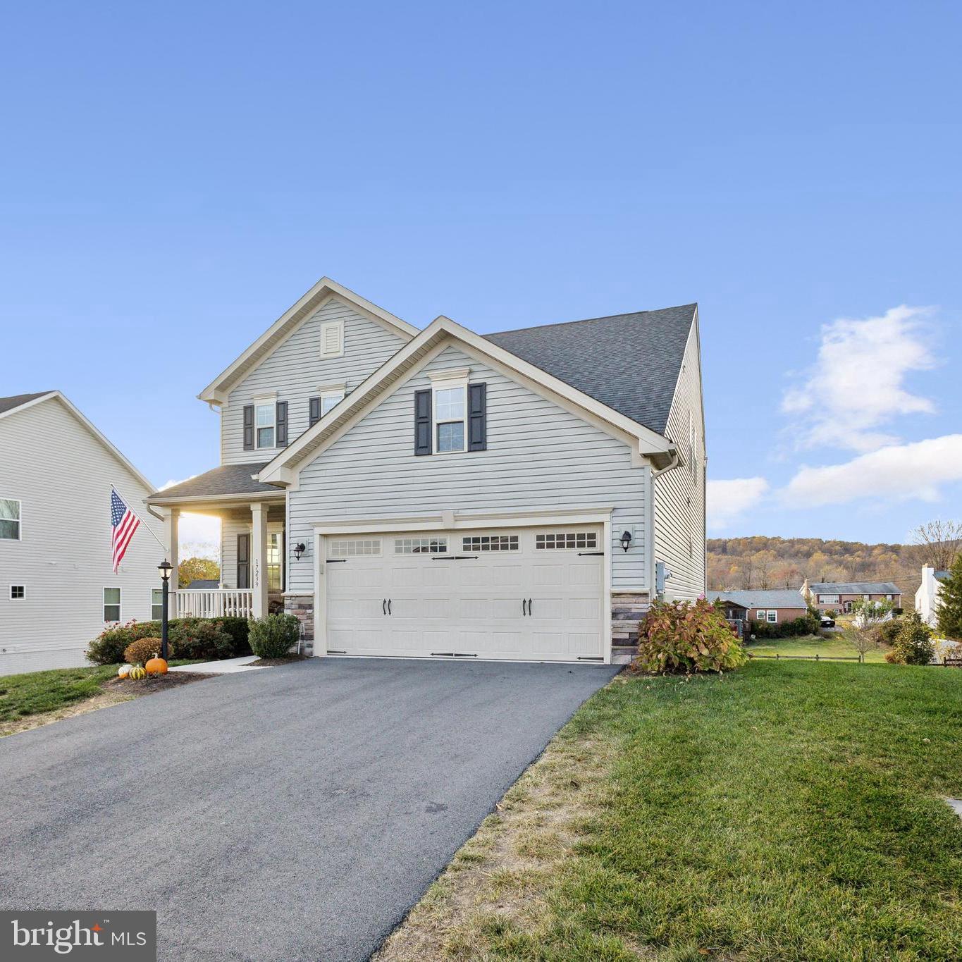 17239 OLD INGELSIDE DR, ROUND HILL, Virginia 20141, 5 Bedrooms Bedrooms, ,3 BathroomsBathrooms,Residential,For sale,17239 OLD INGELSIDE DR,VALO2083420 MLS # VALO2083420