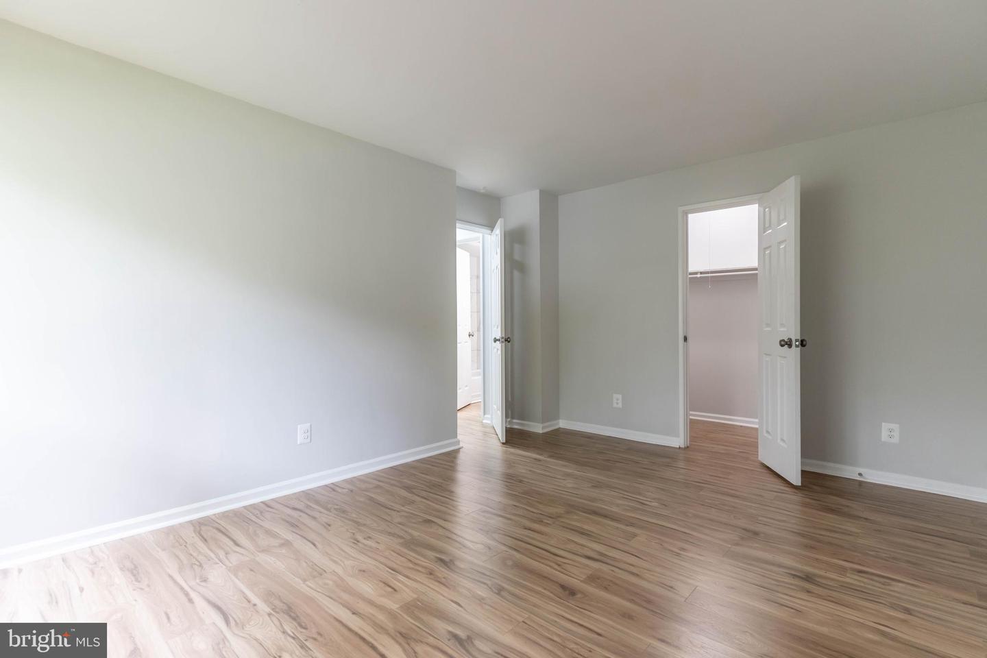 2906 KINGS CHAPEL RD #11, FALLS CHURCH, Virginia 22042, 1 Bedroom Bedrooms, ,1 BathroomBathrooms,Residential,For sale,2906 KINGS CHAPEL RD #11,VAFX2202712 MLS # VAFX2202712