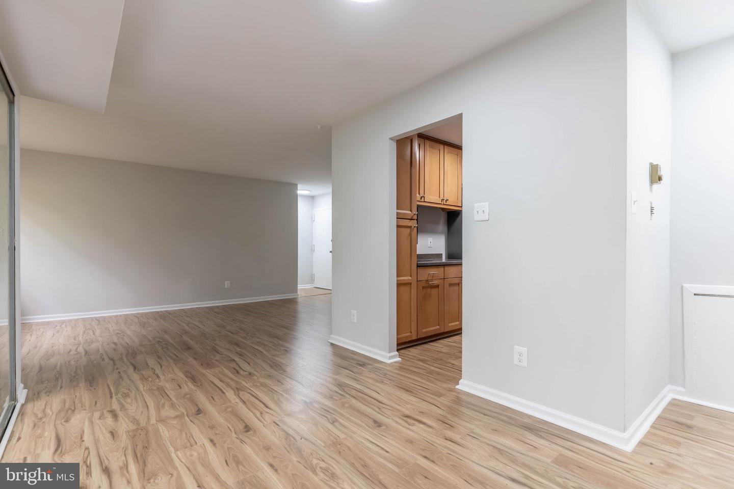 2906 KINGS CHAPEL RD #11, FALLS CHURCH, Virginia 22042, 1 Bedroom Bedrooms, ,1 BathroomBathrooms,Residential,For sale,2906 KINGS CHAPEL RD #11,VAFX2202712 MLS # VAFX2202712