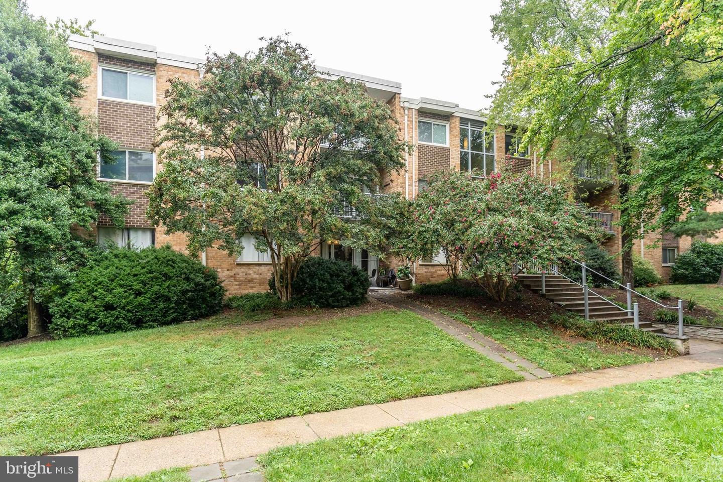 2906 KINGS CHAPEL RD #11, FALLS CHURCH, Virginia 22042, 1 Bedroom Bedrooms, ,1 BathroomBathrooms,Residential,For sale,2906 KINGS CHAPEL RD #11,VAFX2202712 MLS # VAFX2202712