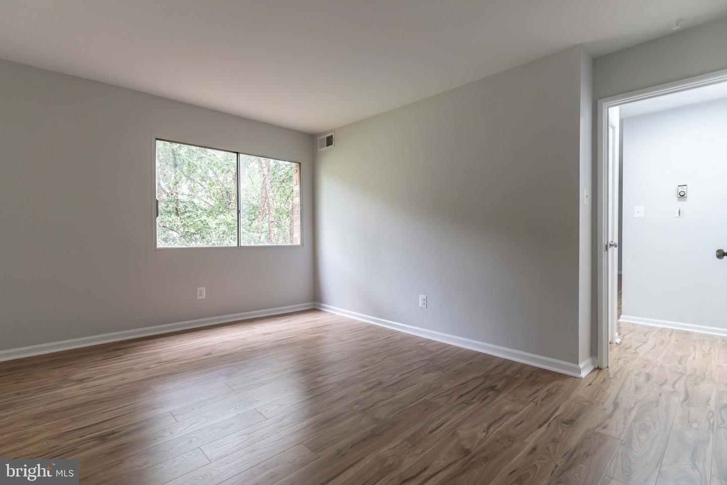 2906 KINGS CHAPEL RD #11, FALLS CHURCH, Virginia 22042, 1 Bedroom Bedrooms, ,1 BathroomBathrooms,Residential,For sale,2906 KINGS CHAPEL RD #11,VAFX2202712 MLS # VAFX2202712