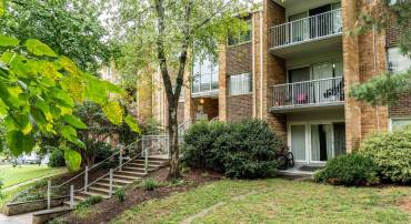 2906 KINGS CHAPEL RD #11, FALLS CHURCH, Virginia 22042, 1 Bedroom Bedrooms, ,1 BathroomBathrooms,Residential,For sale,2906 KINGS CHAPEL RD #11,VAFX2202712 MLS # VAFX2202712