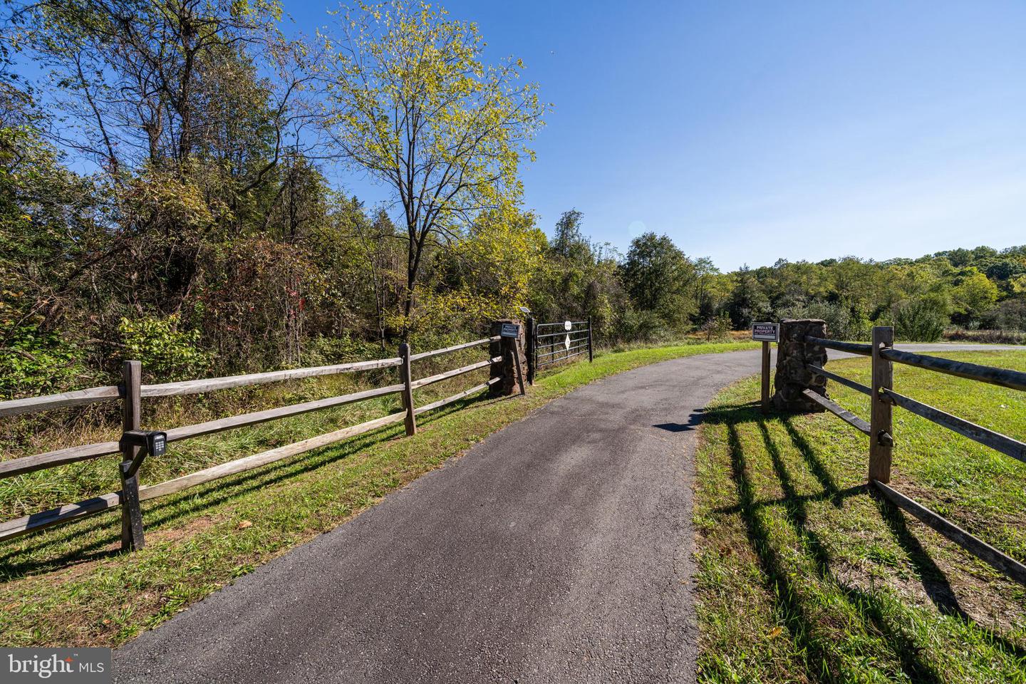 4811 CATHARPIN RD, GAINESVILLE, Virginia 20155, 3 Bedrooms Bedrooms, ,2 BathroomsBathrooms,Residential,For sale,4811 CATHARPIN RD,VAPW2081574 MLS # VAPW2081574