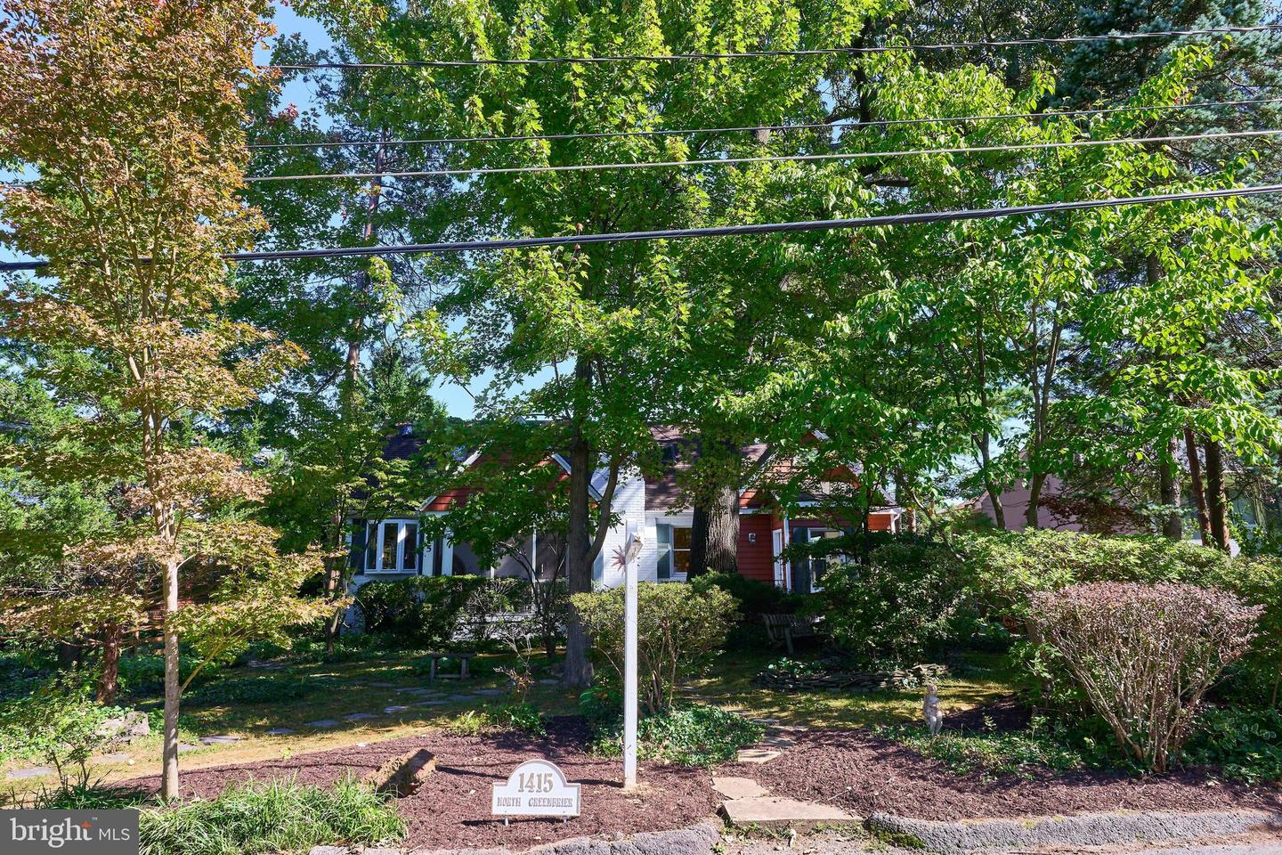 1415 N GREENBRIER ST, ARLINGTON, Virginia 22205, 4 Bedrooms Bedrooms, ,3 BathroomsBathrooms,Residential,For sale,1415 N GREENBRIER ST,VAAR2050666 MLS # VAAR2050666