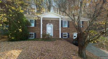 681 GLORIA PL, STAUNTON, Virginia 24401, 3 Bedrooms Bedrooms, ,2 BathroomsBathrooms,Residential,681 GLORIA PL,658695 MLS # 658695