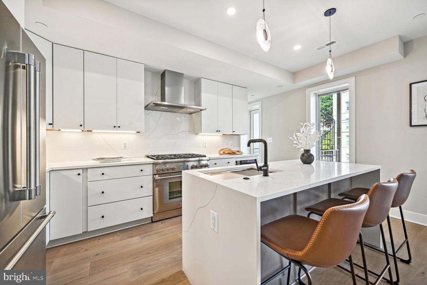 1820 19TH ST NW #3, WASHINGTON, District Of Columbia 20009, 2 Bedrooms Bedrooms, ,2 BathroomsBathrooms,Residential,For sale,1820 19TH ST NW #3,DCDC2168328 MLS # DCDC2168328