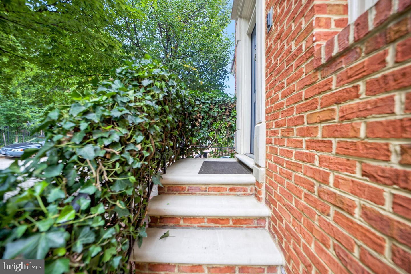 3240 RESERVOIR RD NW, WASHINGTON, District Of Columbia 20007, 3 Bedrooms Bedrooms, ,4 BathroomsBathrooms,Residential,For sale,3240 RESERVOIR RD NW,DCDC2156586 MLS # DCDC2156586