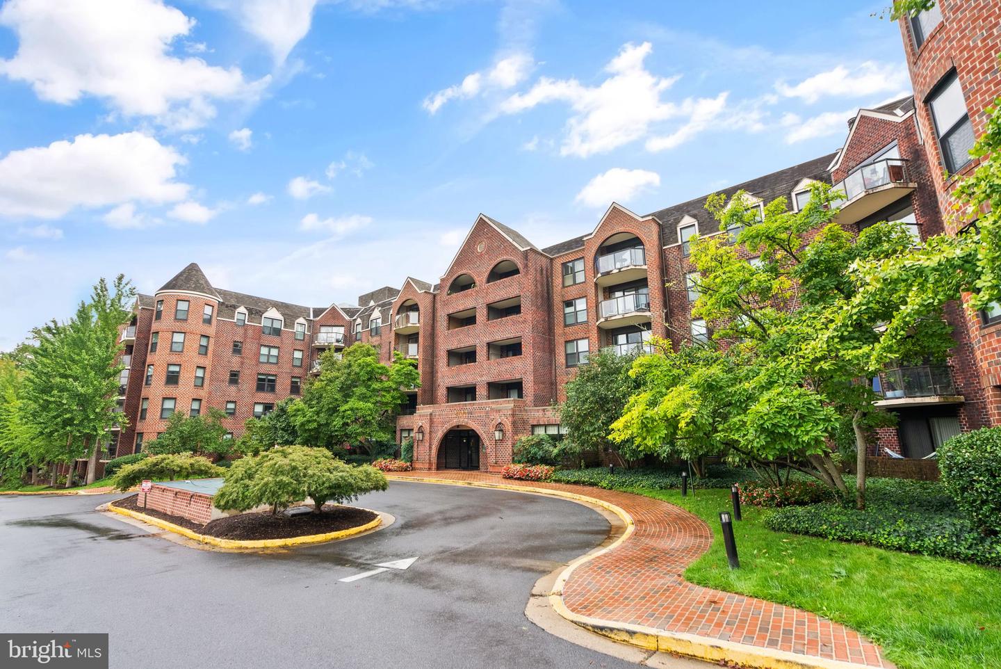 2100 LANGSTON BLVD #210, ARLINGTON, Virginia 22201, 2 Bedrooms Bedrooms, ,2 BathroomsBathrooms,Residential,For sale,2100 LANGSTON BLVD #210,VAAR2050726 MLS # VAAR2050726