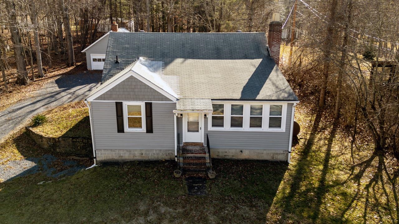 502 FORESTRY RD, HOT SPRINGS, Virginia 24445, 3 Bedrooms Bedrooms, ,1 BathroomBathrooms,Residential,502 FORESTRY RD,658735 MLS # 658735