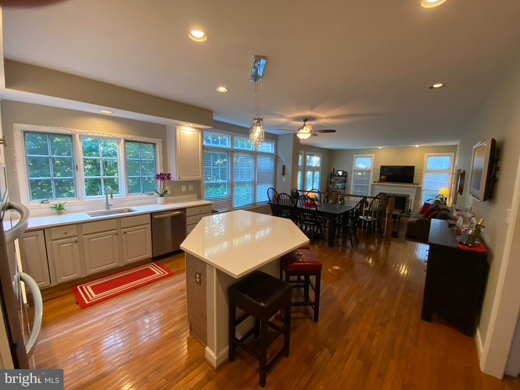 5139 GAGNE CT, FAIRFAX, Virginia 22030, 4 Bedrooms Bedrooms, ,4 BathroomsBathrooms,Residential,For sale,5139 GAGNE CT,VAFX2209376 MLS # VAFX2209376