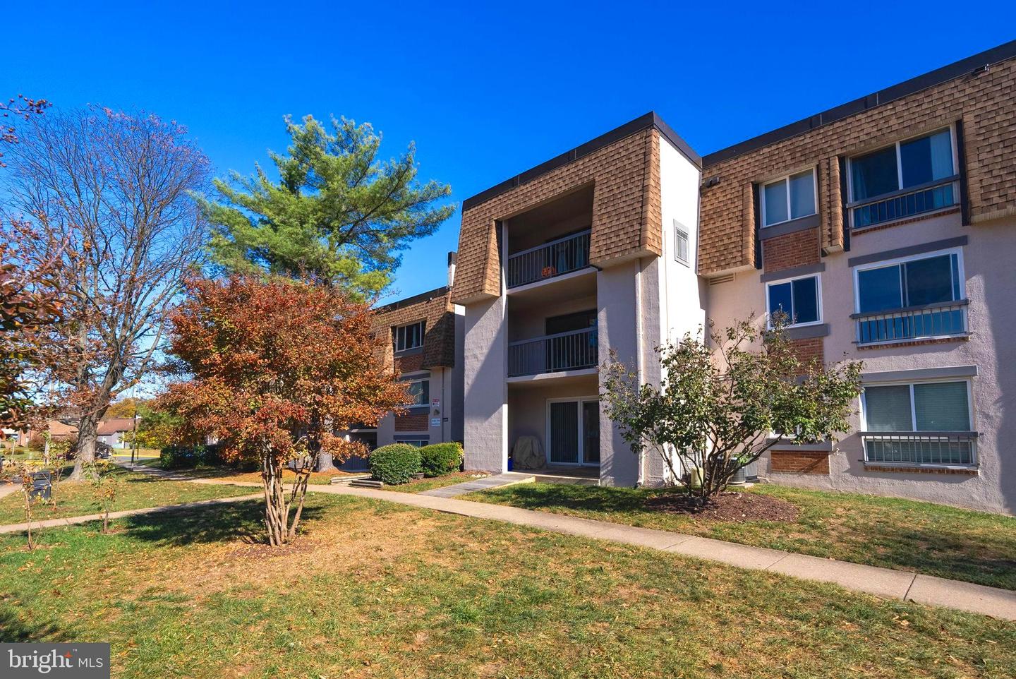 7952 SEVEN WOODS DR #D, ALEXANDRIA, Virginia 22309, 2 Bedrooms Bedrooms, ,1 BathroomBathrooms,Residential,For sale,7952 SEVEN WOODS DR #D,VAFX2209476 MLS # VAFX2209476