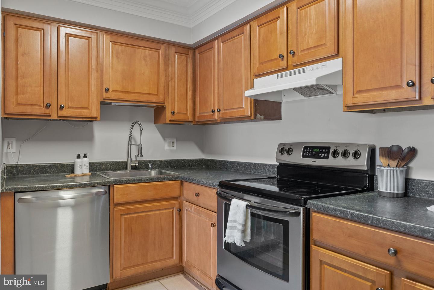 7952 SEVEN WOODS DR #D, ALEXANDRIA, Virginia 22309, 2 Bedrooms Bedrooms, ,1 BathroomBathrooms,Residential,For sale,7952 SEVEN WOODS DR #D,VAFX2209476 MLS # VAFX2209476