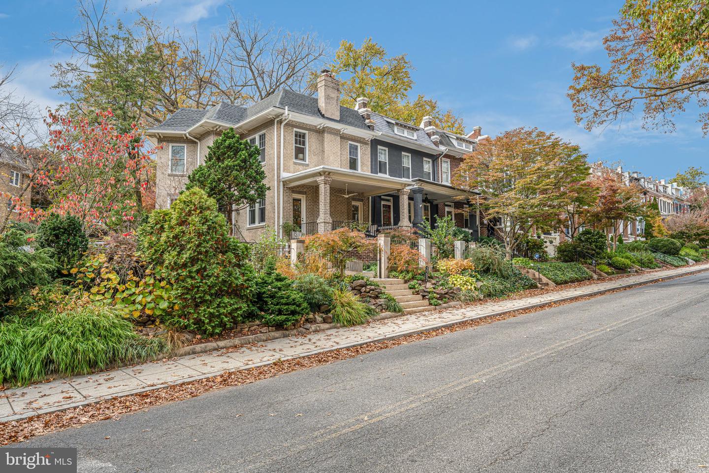 2202 CATHEDRAL AVE NW, WASHINGTON, District Of Columbia 20008, 4 Bedrooms Bedrooms, ,3 BathroomsBathrooms,Residential,For sale,2202 CATHEDRAL AVE NW,DCDC2168222 MLS # DCDC2168222