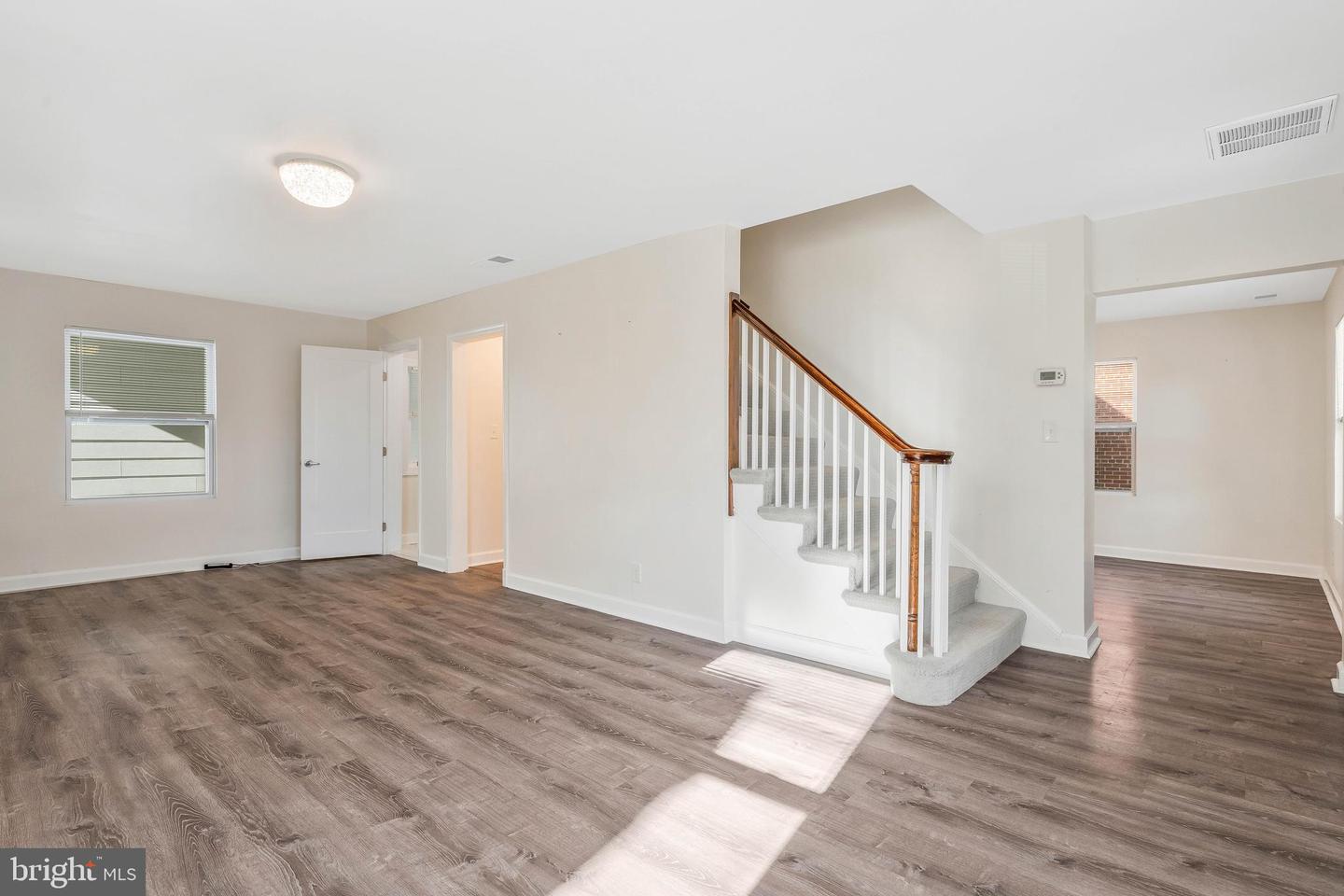 18 N GARFIELD ST, ARLINGTON, Virginia 22201, 5 Bedrooms Bedrooms, ,4 BathroomsBathrooms,Residential,For sale,18 N GARFIELD ST,VAAR2050718 MLS # VAAR2050718