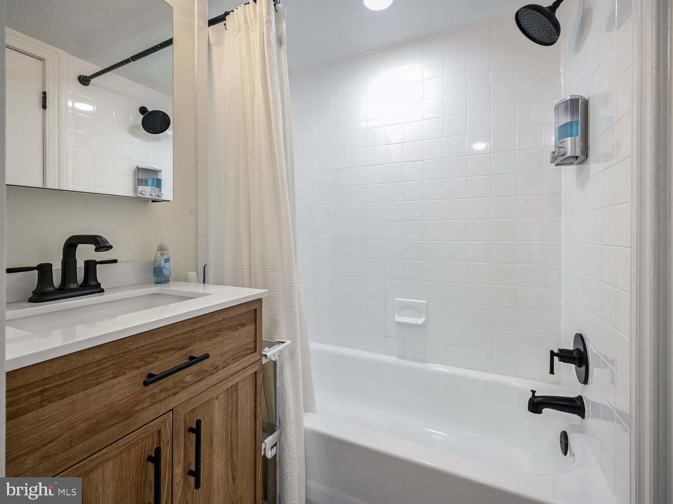 1326 VERMONT AVE NW #2, WASHINGTON, District Of Columbia 20005, 1 Bedroom Bedrooms, ,1 BathroomBathrooms,Residential,For sale,1326 VERMONT AVE NW #2,DCDC2168456 MLS # DCDC2168456