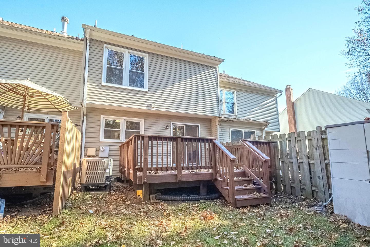 6030 ROCKTON CT, CENTREVILLE, Virginia 20121, 3 Bedrooms Bedrooms, 12 Rooms Rooms,2 BathroomsBathrooms,Residential,For sale,6030 ROCKTON CT,VAFX2210582 MLS # VAFX2210582