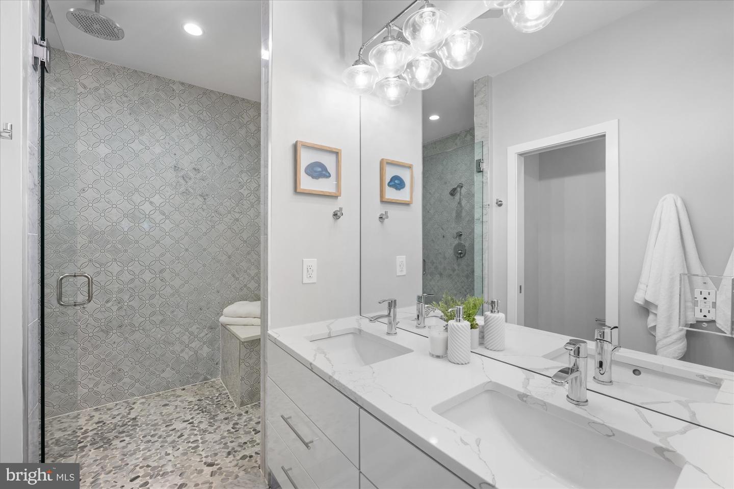 2315 ONTARIO RD NW #2, WASHINGTON, District Of Columbia 20009, 3 Bedrooms Bedrooms, ,3 BathroomsBathrooms,Residential,For sale,2315 ONTARIO RD NW #2,DCDC2147066 MLS # DCDC2147066