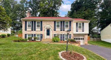 9108 CASCUS DR, ANNANDALE, Virginia 22003, 4 Bedrooms Bedrooms, ,3 BathroomsBathrooms,Residential,For sale,9108 CASCUS DR,VAFX2209304 MLS # VAFX2209304