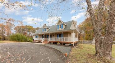 8429 FLETCHERS CHAPEL RD, KING GEORGE, Virginia 22485, 5 Bedrooms Bedrooms, ,3 BathroomsBathrooms,Residential,For sale,8429 FLETCHERS CHAPEL RD,VAKG2005670 MLS # VAKG2005670