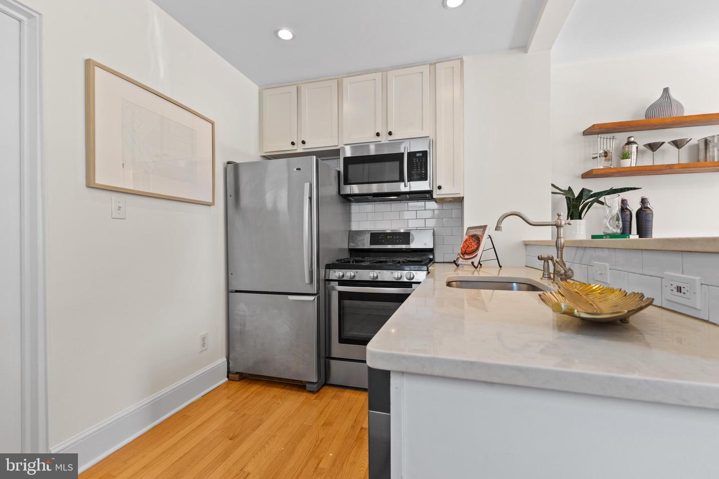 210 E DUNCAN AVE, ALEXANDRIA, Virginia 22301, 2 Bedrooms Bedrooms, ,1 BathroomBathrooms,Residential,For sale,210 E DUNCAN AVE,VAAX2039482 MLS # VAAX2039482