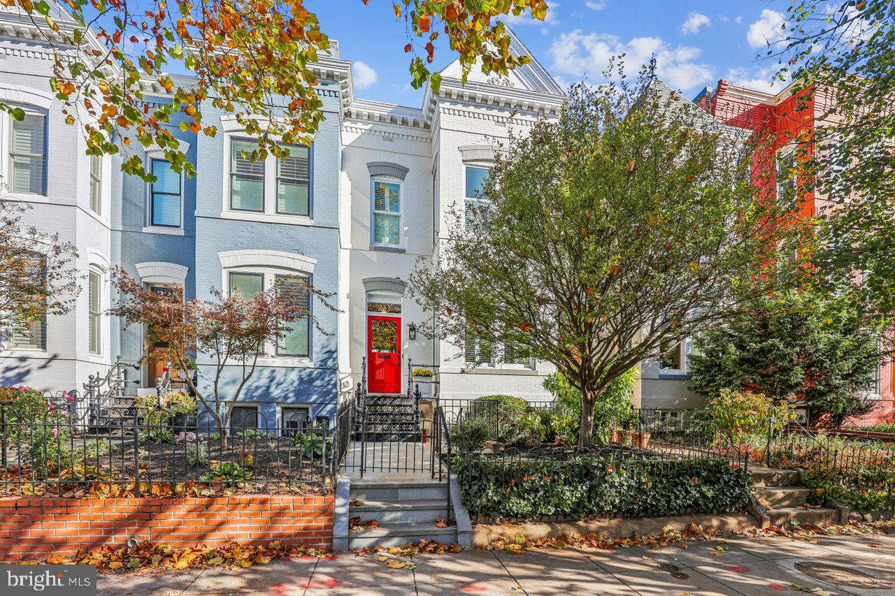 223 12TH ST NE, WASHINGTON, District Of Columbia 20002, 4 Bedrooms Bedrooms, ,3 BathroomsBathrooms,Residential,For sale,223 12TH ST NE,DCDC2168078 MLS # DCDC2168078