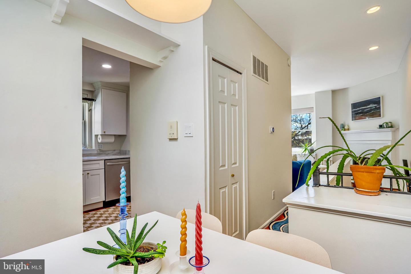 1820 KALORAMA RD NW #4, WASHINGTON, District Of Columbia 20009, 2 Bedrooms Bedrooms, ,1 BathroomBathrooms,Residential,For sale,1820 KALORAMA RD NW #4,DCDC2168388 MLS # DCDC2168388