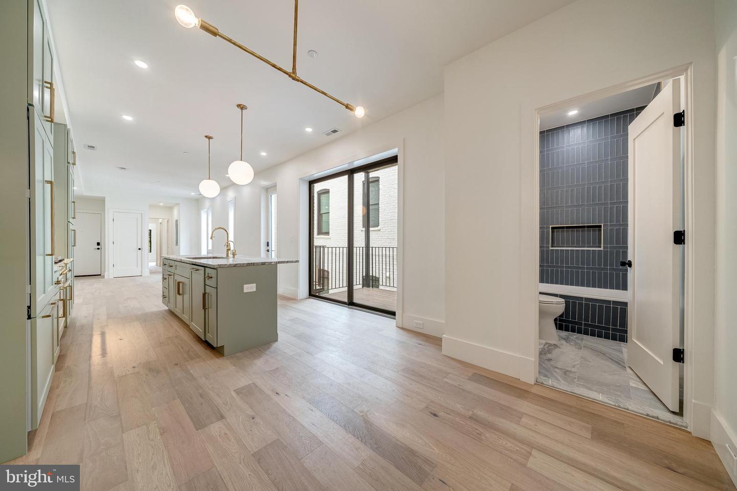 1631 13TH ST NW #3, WASHINGTON, District Of Columbia 20009, 3 Bedrooms Bedrooms, ,2 BathroomsBathrooms,Residential,For sale,1631 13TH ST NW #3,DCDC2168622 MLS # DCDC2168622