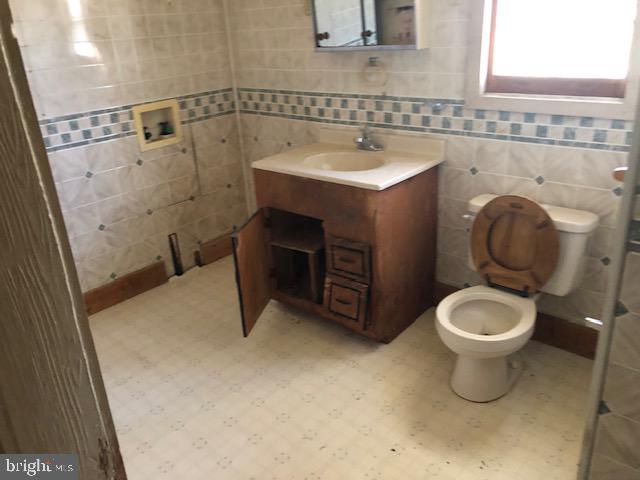 821 N BAYARD AVE, WAYNESBORO, Virginia 22980, 2 Bedrooms Bedrooms, ,1 BathroomBathrooms,Residential,For sale,821 N BAYARD AVE,VAWB2000150 MLS # VAWB2000150