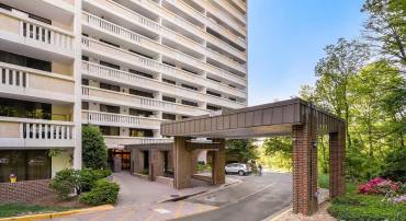 6101 EDSALL RD #611, ALEXANDRIA, Virginia 22304, 2 Bedrooms Bedrooms, ,2 BathroomsBathrooms,Residential,For sale,6101 EDSALL RD #611,VAAX2039594 MLS # VAAX2039594