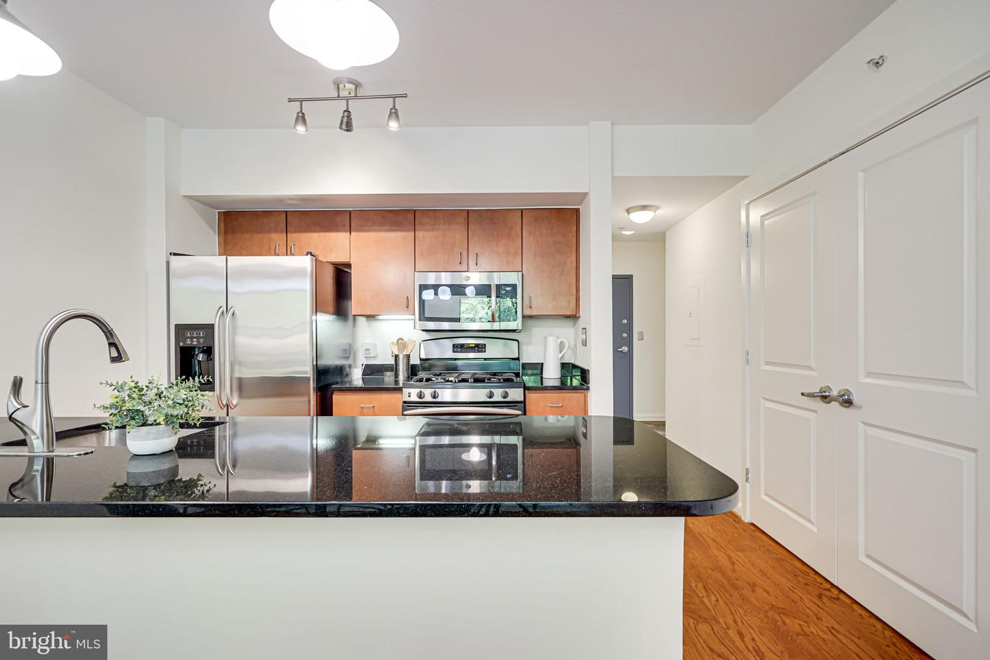 1001 L ST NW #205, WASHINGTON, District Of Columbia 20001, 2 Bedrooms Bedrooms, ,2 BathroomsBathrooms,Residential,For sale,1001 L ST NW #205,DCDC2168666 MLS # DCDC2168666