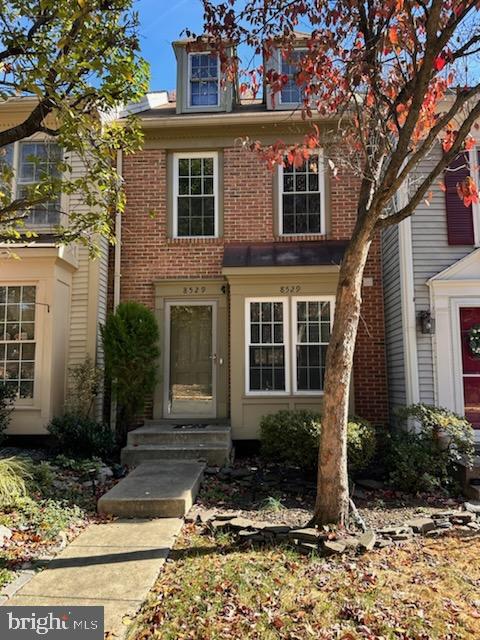 8529 GAMBEL OAK, SPRINGFIELD, Virginia 22153, 2 Bedrooms Bedrooms, ,2 BathroomsBathrooms,Residential,For sale,8529 GAMBEL OAK,VAFX2210666 MLS # VAFX2210666