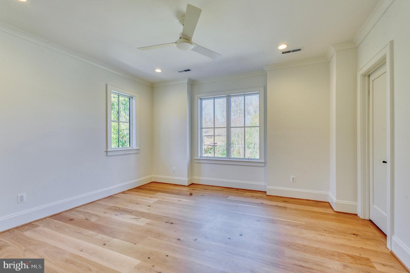 6317 N KENSINGTON ST, MCLEAN, Virginia 22101, 7 Bedrooms Bedrooms, ,7 BathroomsBathrooms,Residential,For sale,6317 N KENSINGTON ST,VAFX2210382 MLS # VAFX2210382