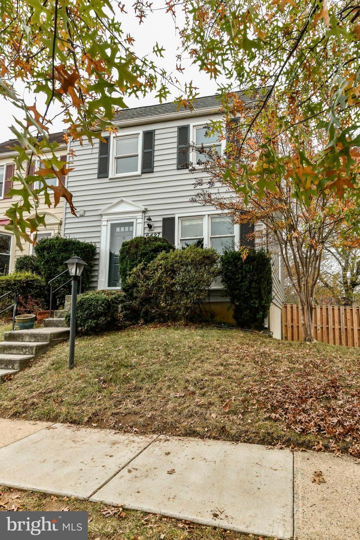 6427 BIRCHLEIGH CIR, ALEXANDRIA, Virginia 22315, 3 Bedrooms Bedrooms, 6 Rooms Rooms,2 BathroomsBathrooms,Residential,For sale,6427 BIRCHLEIGH CIR,VAFX2210508 MLS # VAFX2210508