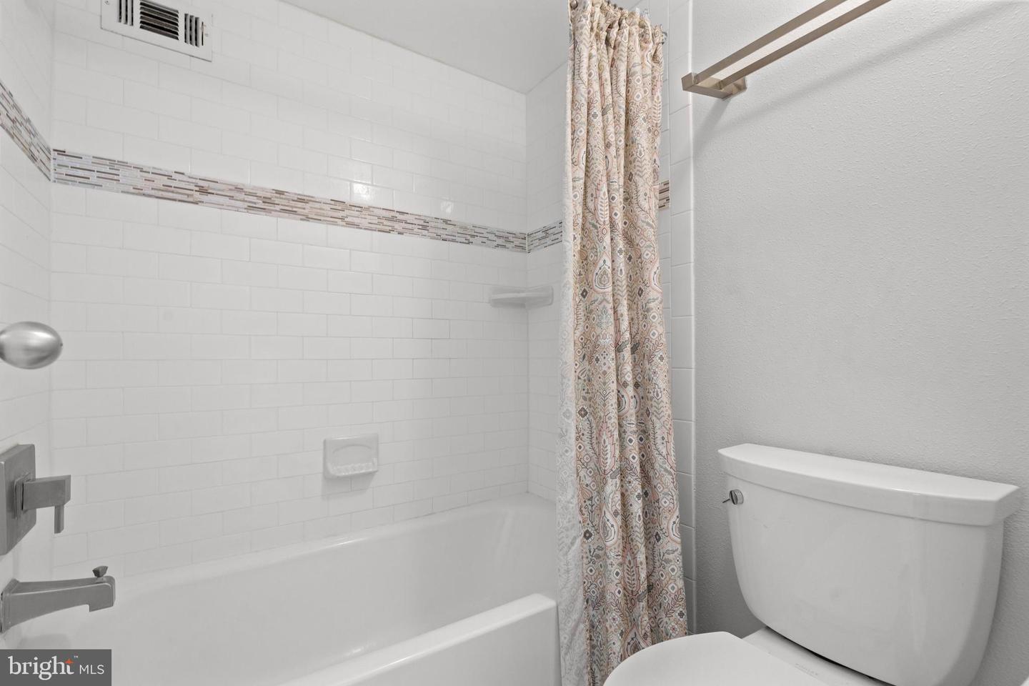 5300 HOLMES RUN PKWY #1102, ALEXANDRIA, Virginia 22304, 2 Bedrooms Bedrooms, ,2 BathroomsBathrooms,Residential,For sale,5300 HOLMES RUN PKWY #1102,VAAX2039598 MLS # VAAX2039598