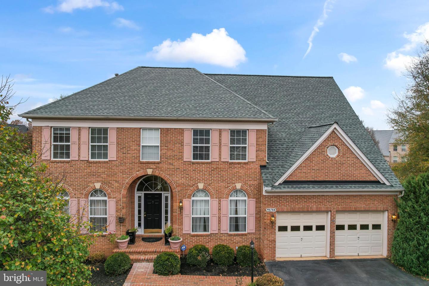 46788 HOLLOW MOUNTAIN PL, STERLING, Virginia 20164, 5 Bedrooms Bedrooms, ,3 BathroomsBathrooms,Residential,For sale,46788 HOLLOW MOUNTAIN PL,VALO2083756 MLS # VALO2083756