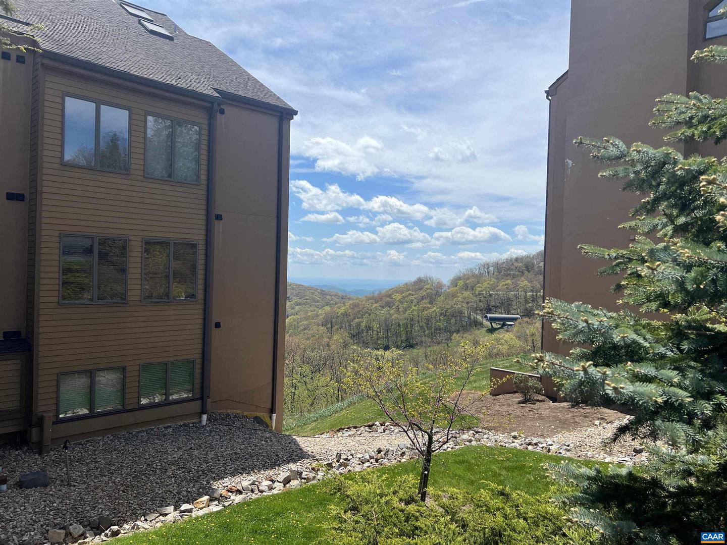1531 CLIFFS CONDOS, WINTERGREEN RESORT, Virginia 22967, 2 Bedrooms Bedrooms, ,2 BathroomsBathrooms,Residential,For sale,1531 CLIFFS CONDOS,658769 MLS # 658769