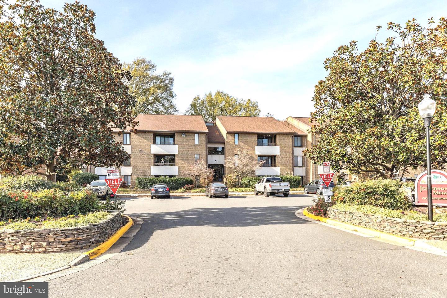 507 FLORIDA AVE #102, HERNDON, Virginia 20170, 2 Bedrooms Bedrooms, ,2 BathroomsBathrooms,Residential,For sale,507 FLORIDA AVE #102,VAFX2210746 MLS # VAFX2210746