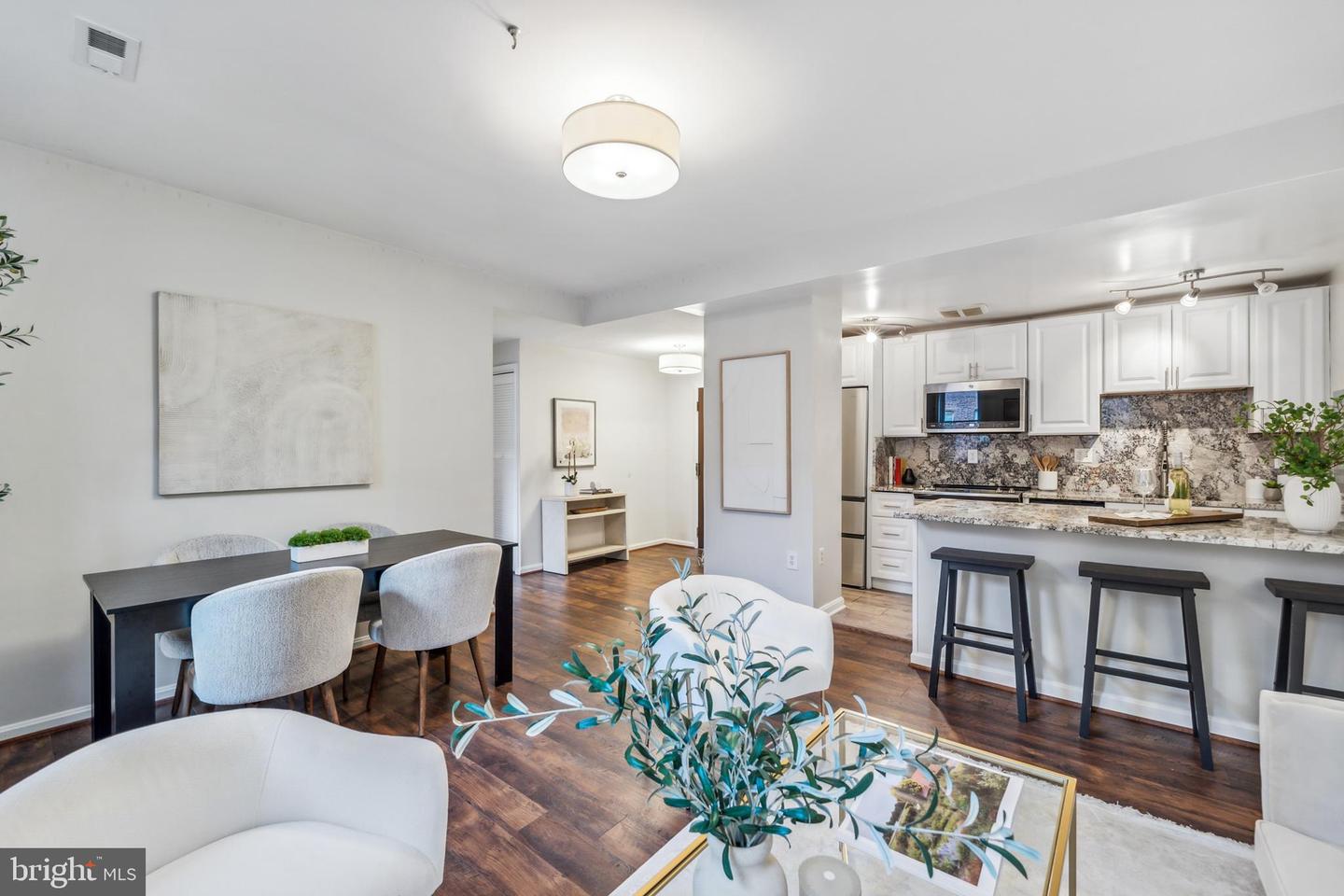 1421 COLUMBIA RD NW #303, WASHINGTON, District Of Columbia 20009, 2 Bedrooms Bedrooms, 5 Rooms Rooms,1 BathroomBathrooms,Residential,For sale,1421 COLUMBIA RD NW #303,DCDC2168838 MLS # DCDC2168838