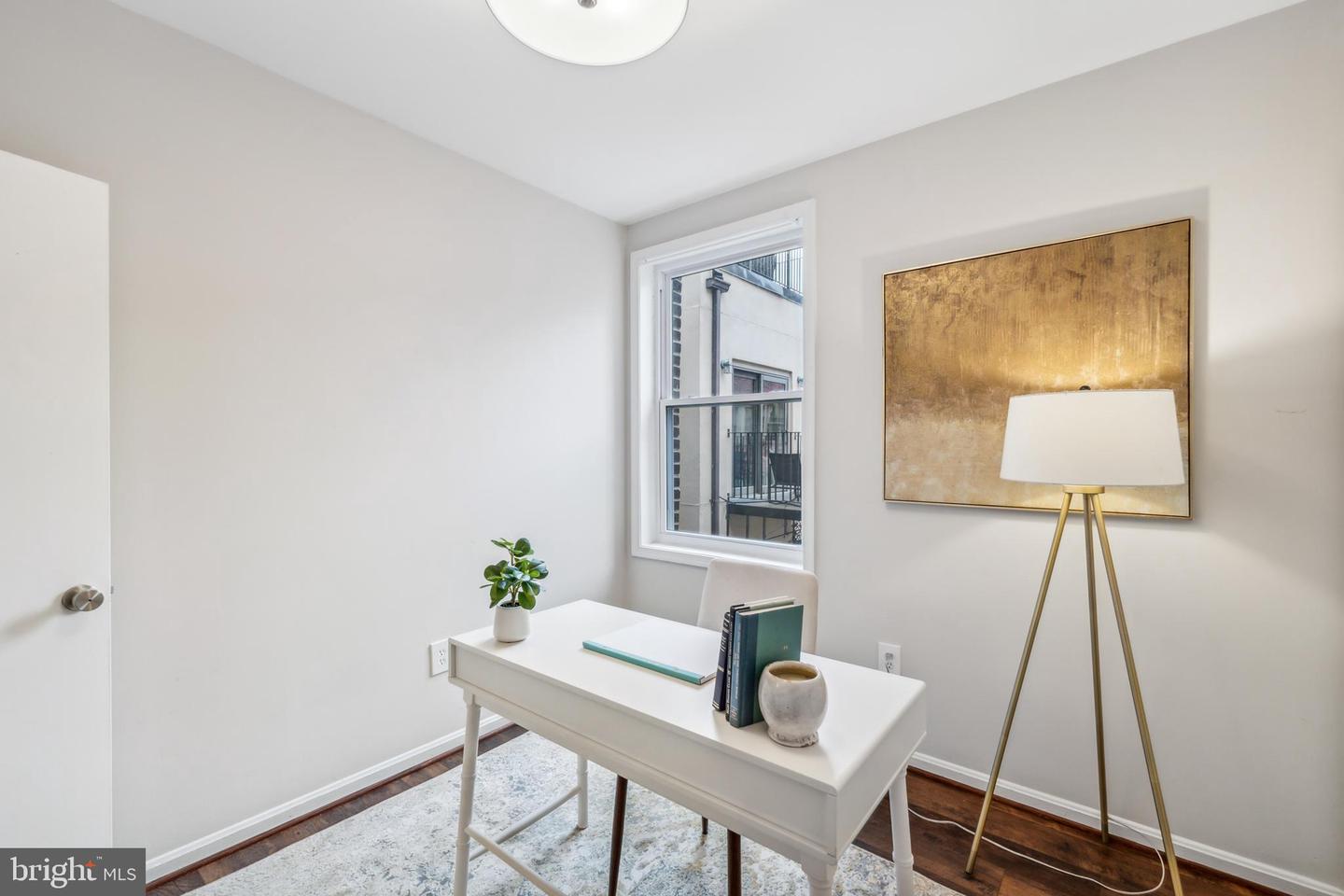 1421 COLUMBIA RD NW #303, WASHINGTON, District Of Columbia 20009, 2 Bedrooms Bedrooms, 5 Rooms Rooms,1 BathroomBathrooms,Residential,For sale,1421 COLUMBIA RD NW #303,DCDC2168838 MLS # DCDC2168838