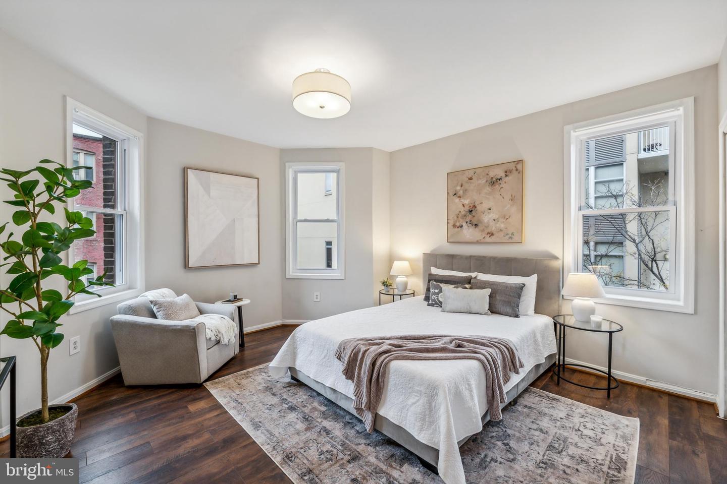 1421 COLUMBIA RD NW #303, WASHINGTON, District Of Columbia 20009, 2 Bedrooms Bedrooms, 5 Rooms Rooms,1 BathroomBathrooms,Residential,For sale,1421 COLUMBIA RD NW #303,DCDC2168838 MLS # DCDC2168838