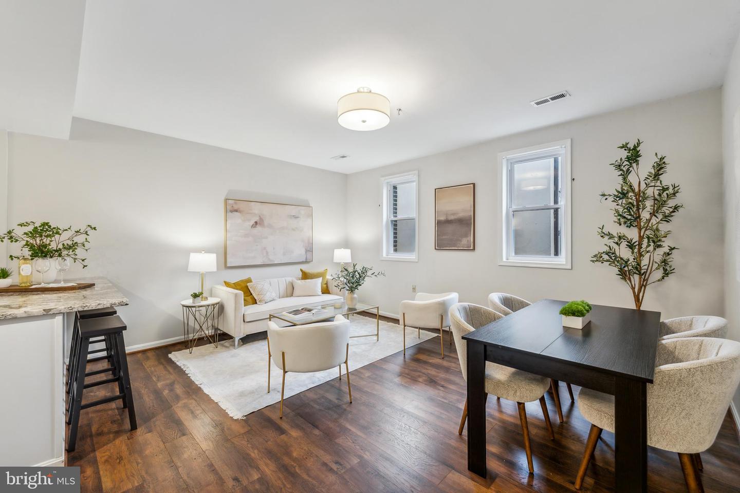 1421 COLUMBIA RD NW #303, WASHINGTON, District Of Columbia 20009, 2 Bedrooms Bedrooms, 5 Rooms Rooms,1 BathroomBathrooms,Residential,For sale,1421 COLUMBIA RD NW #303,DCDC2168838 MLS # DCDC2168838