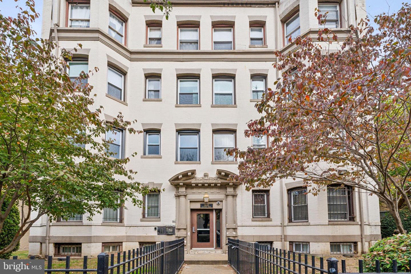 1421 COLUMBIA RD NW #303, WASHINGTON, District Of Columbia 20009, 2 Bedrooms Bedrooms, 5 Rooms Rooms,1 BathroomBathrooms,Residential,For sale,1421 COLUMBIA RD NW #303,DCDC2168838 MLS # DCDC2168838